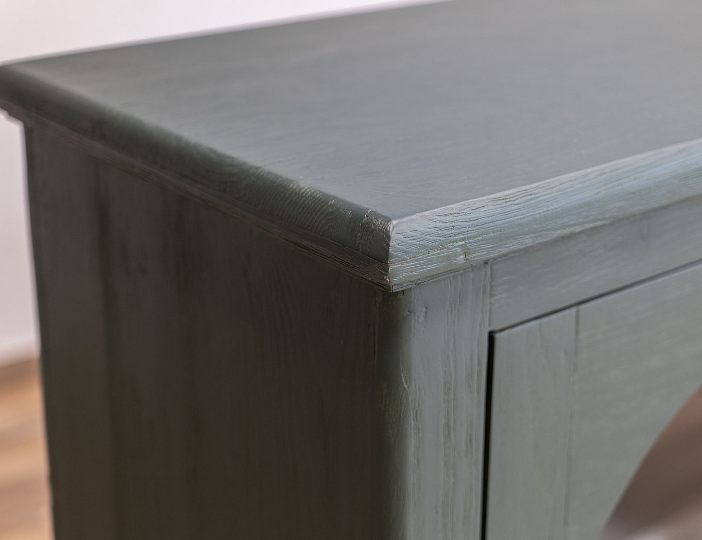 Milan Green Console