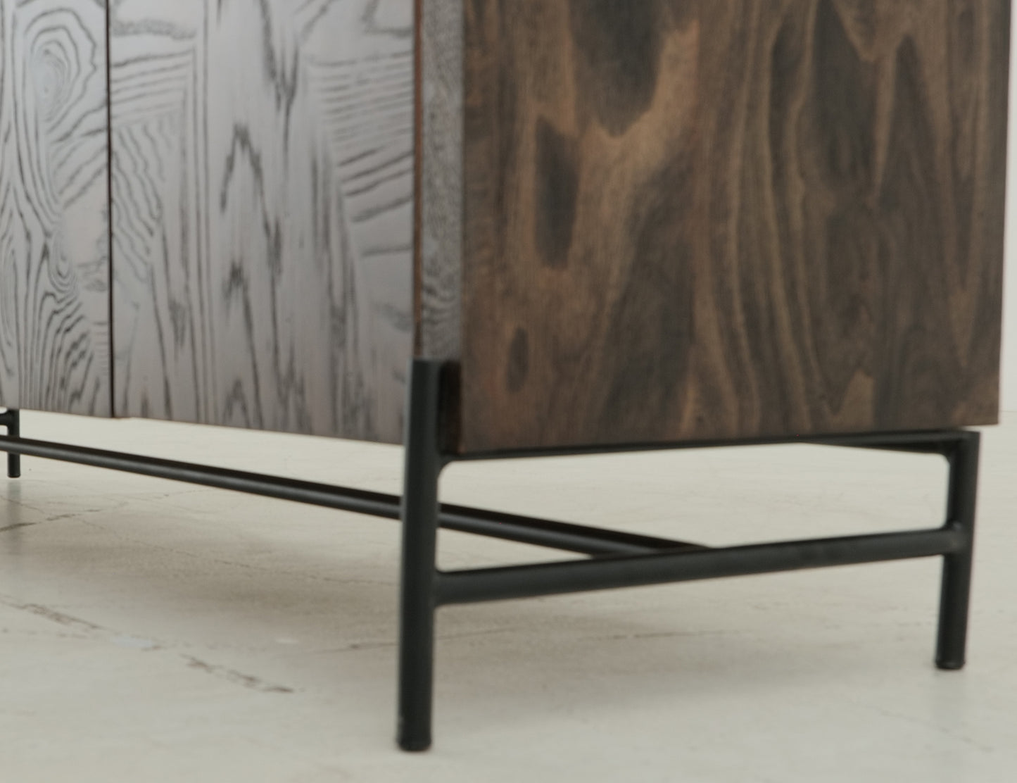 Gimont Black Console